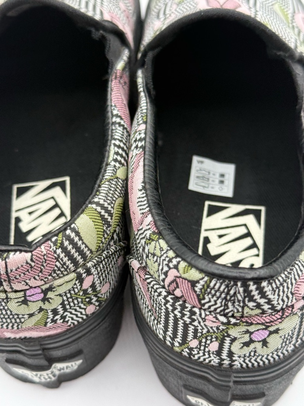 Vans Tapestry Floral Platform Slip-On Sneakers Chunky Sole Street Style Shoes - Picture 16 of 17